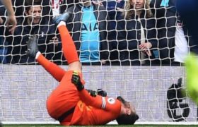 Bakal Absen Buat Tottenham Lloris Cedera Lutut